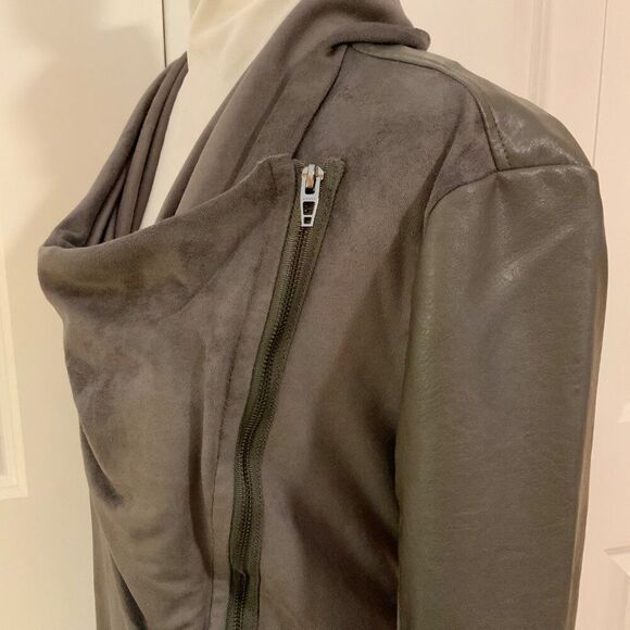 Blank NYC Grey Faux Leather Asymmetrical Zipper Cropped Jacket Medium - Picture 7 of 14